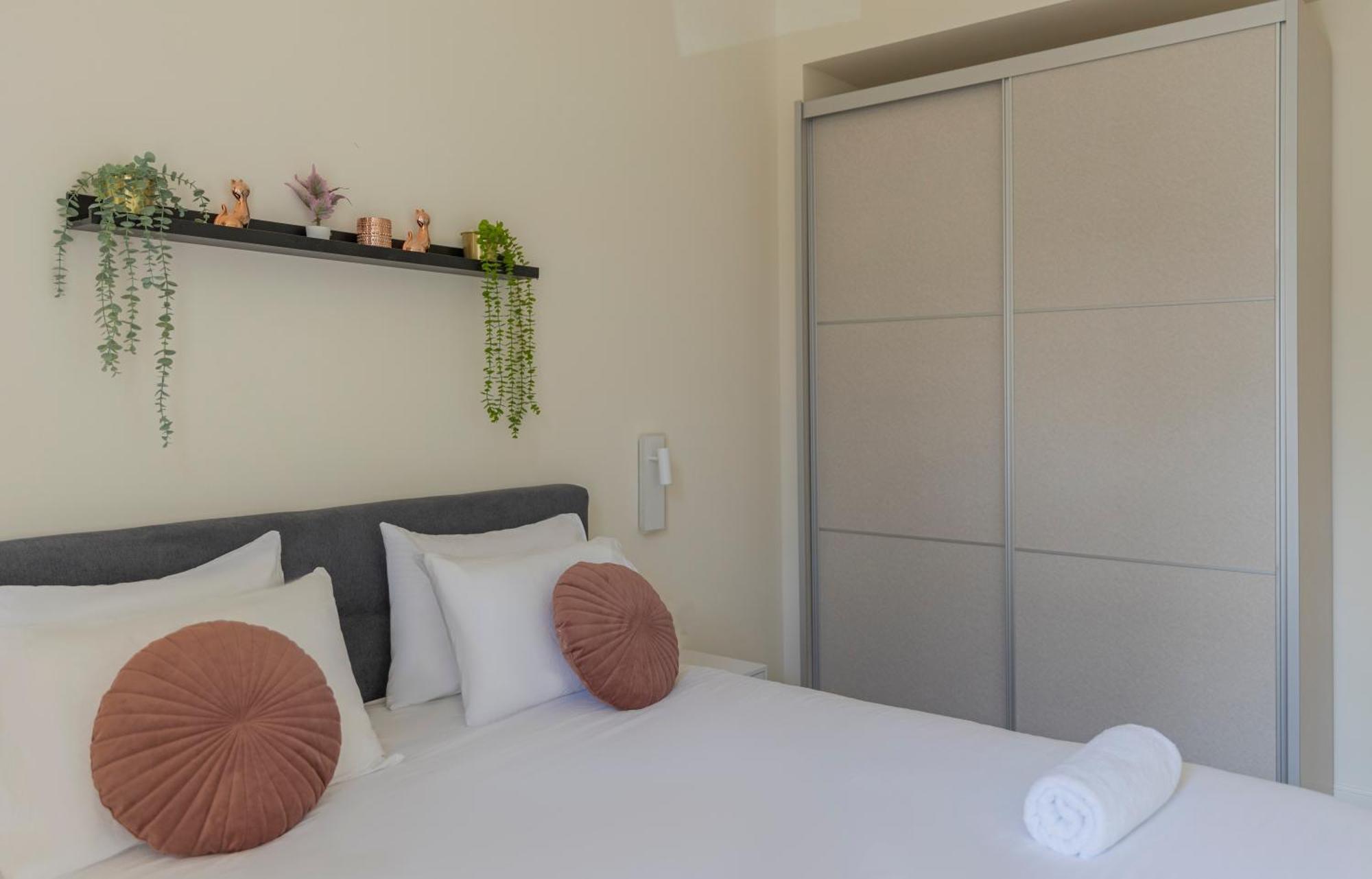 The Pearl Of Nachlaot Apartments القدس الغرفة الصورة