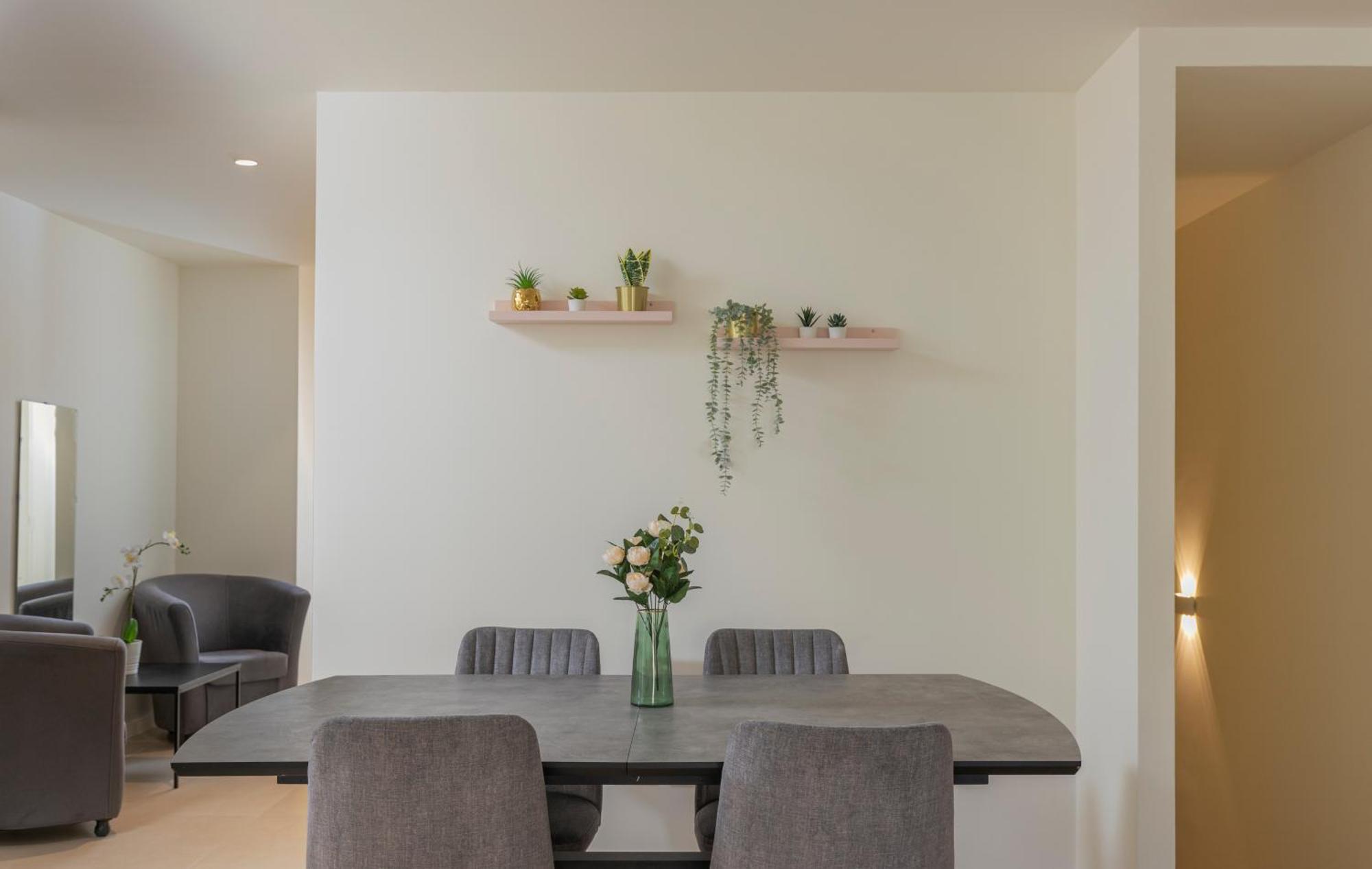 The Pearl Of Nachlaot Apartments القدس الغرفة الصورة